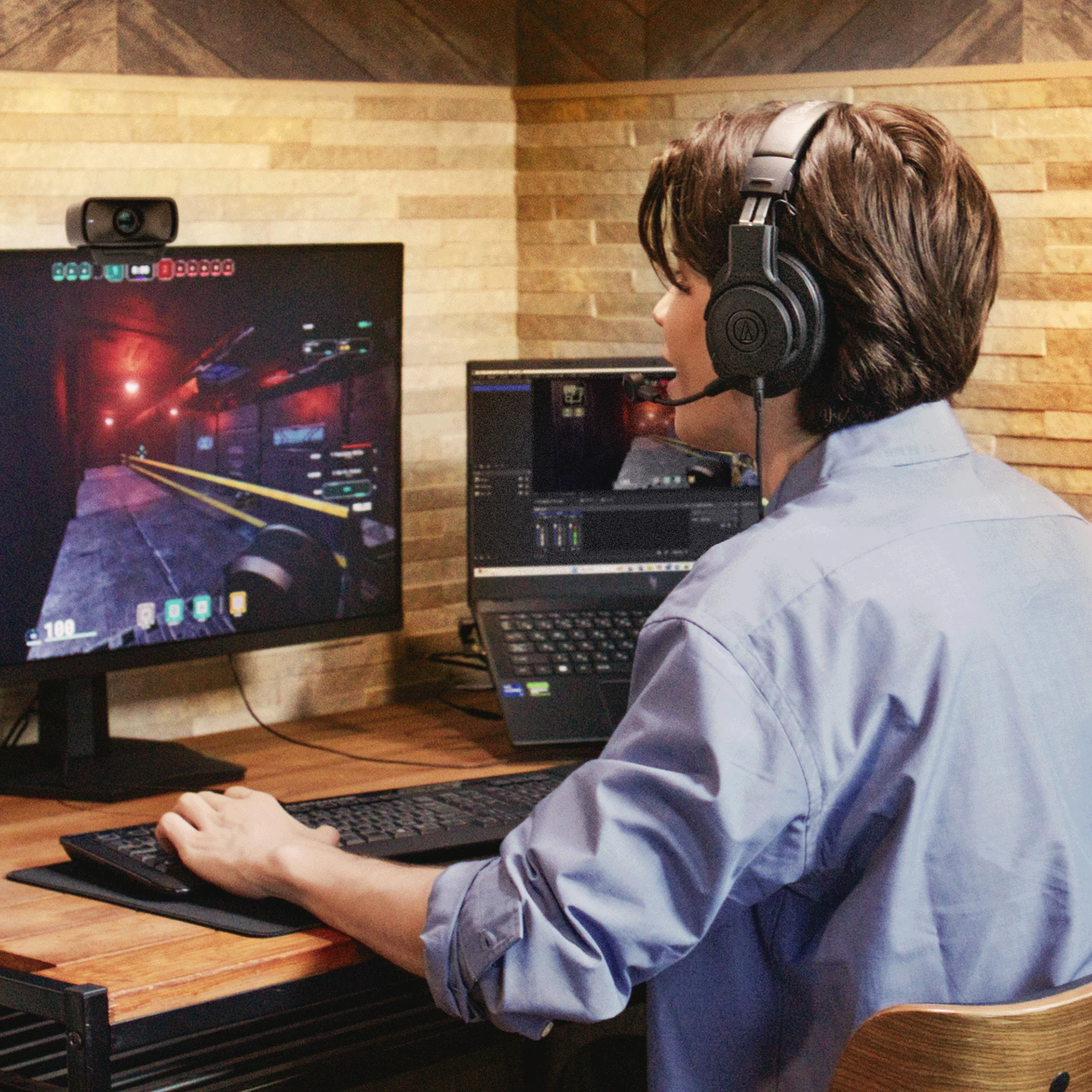 man using ATH-M20x StreamSet while gaming